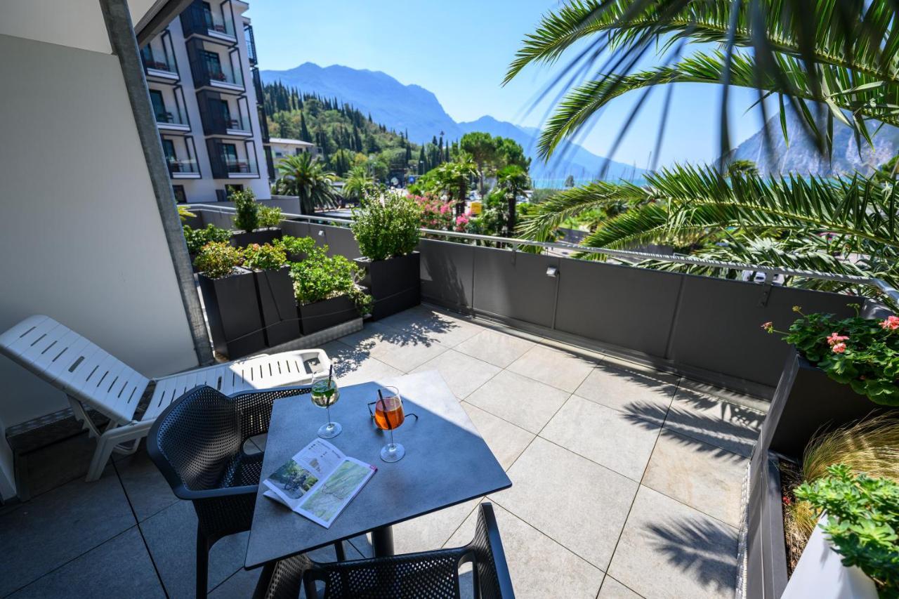 Hotel Riviera Riva del Garda Exterior photo