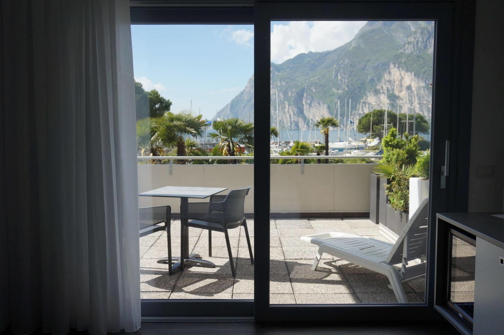 Hotel Riviera Riva del Garda Exterior photo